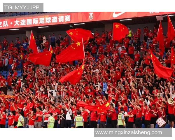 足球明星亲临现场为篮网助威精彩瞬间引发热议